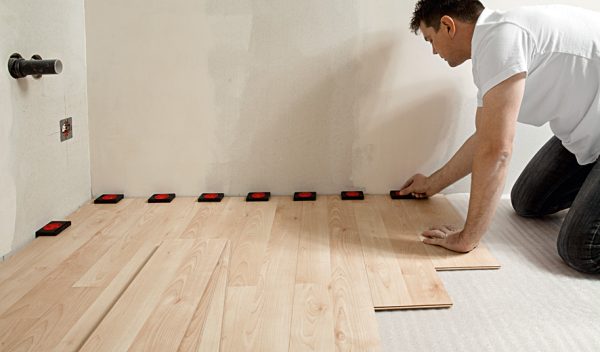 Bessey distancer AV2 - za polaganje parketa i laminata bez "kajli" (klinova)...