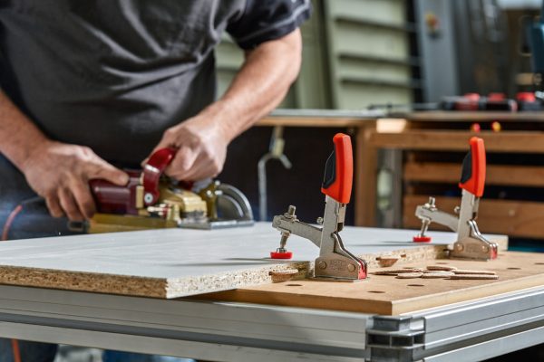 Bessey okomita preklopna stega s otvorenim krakom i vodoravnom osnovnom pločom STC-VH50