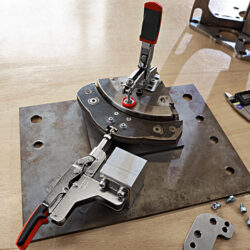 Bessey stega za vodoravno stezanje s postoljem STC-IHH25