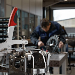 Bessey okomita preklopna stega s otvorenim krakom i vodoravnom osnovnom pločom STC-VH50