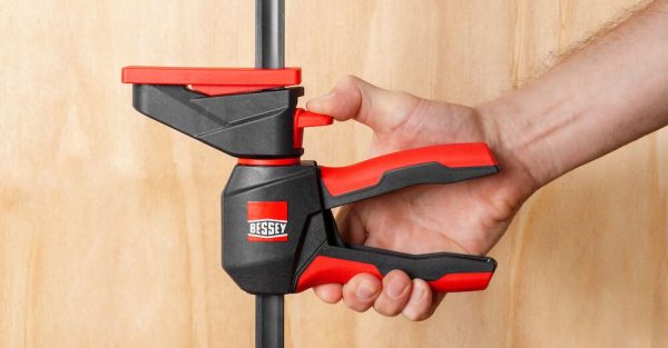 Bessey jednoručna stega s rotirajućom ručkom EZ360